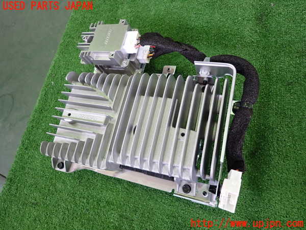 2UPJ-91536525]シーマ(HGY51)アンプ 中古_m0001.jpg