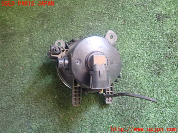 1UPJ-91621180]BMW 218d アクティブツアラー(2C20 F45)右フォグ 中古_m0003.jpg