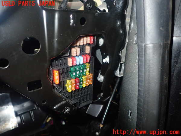 1UPJ-91696741]アウディ・TT クーペ(8JCDA)ヒューズボックス1