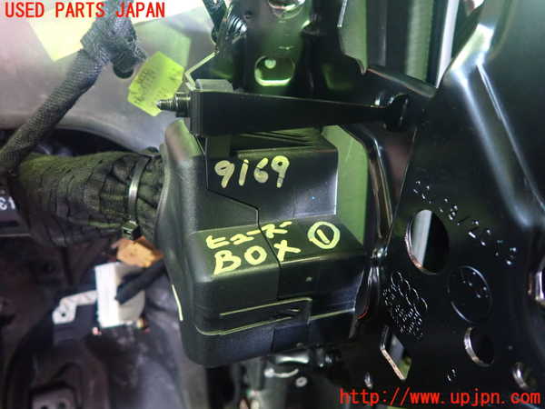 1UPJ-91696741]アウディ・TT クーペ(8JCDA)ヒューズボックス1