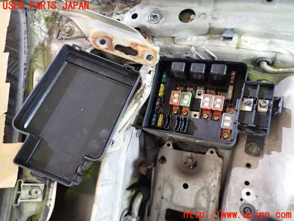 5UPJ-91816742]インテグラ タイプR(DC2)ヒューズボックス2 中古