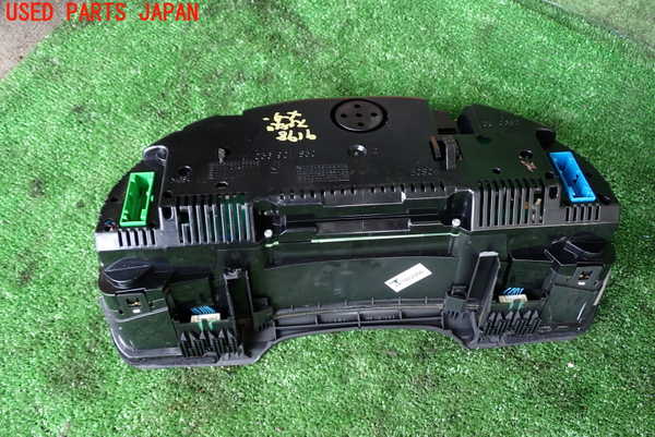 1UPJ-91986170]アウディ・A4(8EBWEF)スピードメーター 中古_m0002.jpg