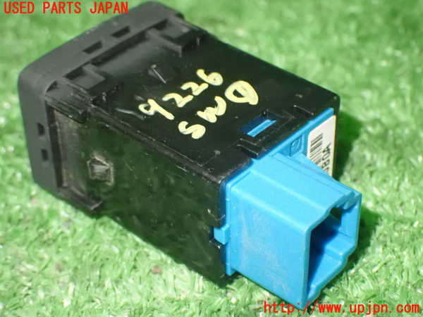 1UPJ-92266306]エルグランド(PE52 E52系)スイッチ1 (スライドドア) 中古_m0003.jpg