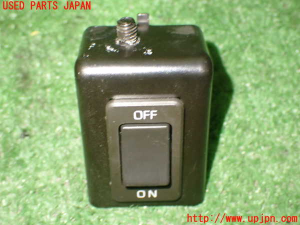 1UPJ-93316310]スカイライン 4ドアハードトップ(HR31)スイッチ5 中古_m0001.jpg