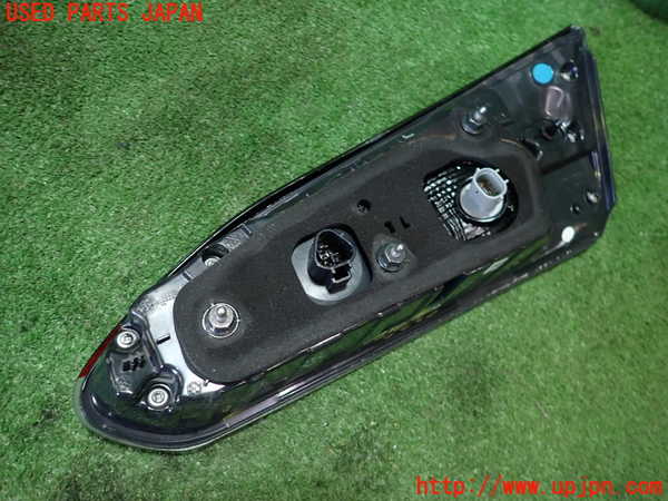 1UPJ-93321552]カローラ クロス ハイブリッド(ZVG11)左リアフィニッシャー 中古_m0004.jpg