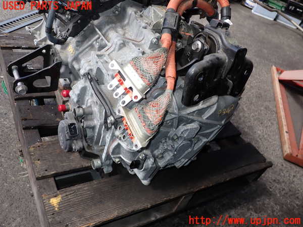 2UPJ-93433010]レクサス・CT200h(ZWA10)ミッション AT 2ZR-FXE 中古_m0001.jpg