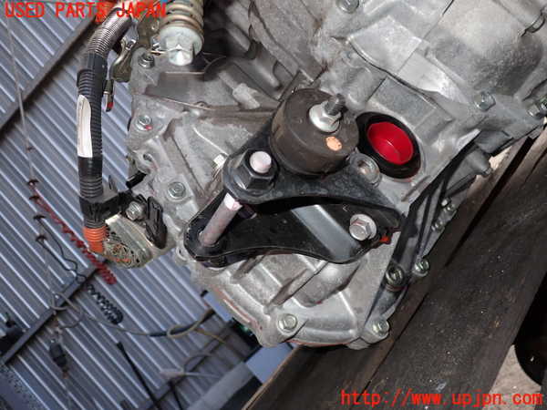 2UPJ-93433010]レクサス・CT200h(ZWA10)ミッション AT 2ZR-FXE 中古_m0002.jpg