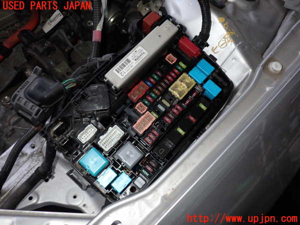 2UPJ-93436741]レクサス・CT200h(ZWA10)ヒューズボックス1 中古_m0002.jpg