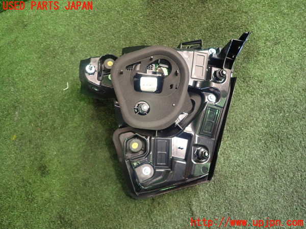 1UPJ-93451552]C-HR(NGX10)左リアフィニッシャー 中古_m0003.jpg