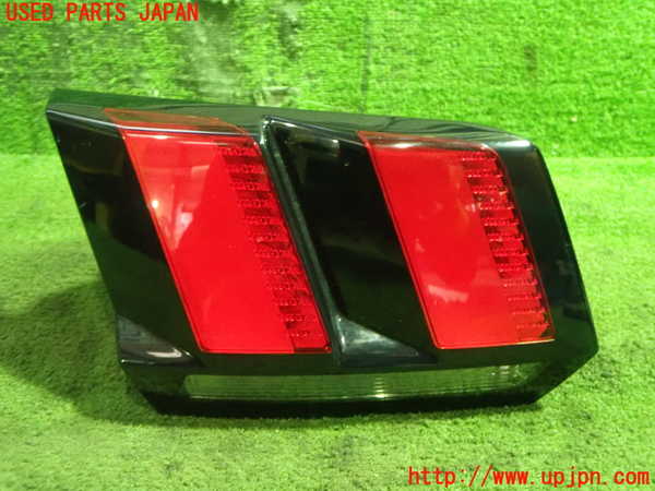 1UPJ-93461552]プジョー3008(P84AH01)左リアフィニッシャー 中古_m0001.jpg