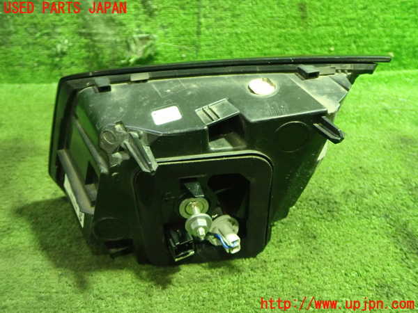 1UPJ-93461552]プジョー3008(P84AH01)左リアフィニッシャー 中古_m0003.jpg