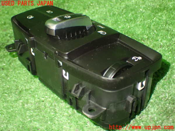 1UPJ-93586285]BMW 218d アクティブツアラー(2C20)ライトスイッチ 中古_m0002.jpg