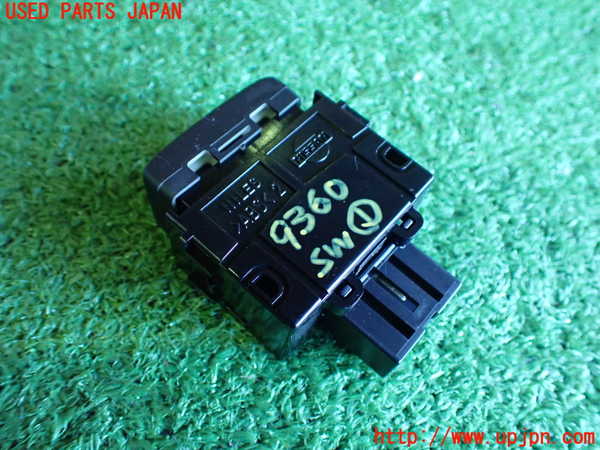 2UPJ-93606306]フェアレディZ(Z33)スイッチ1 (TCS OFF) 中古_m0002.jpg