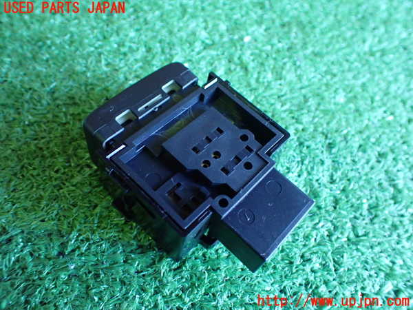 2UPJ-93606306]フェアレディZ(Z33)スイッチ1 (TCS OFF) 中古_m0003.jpg