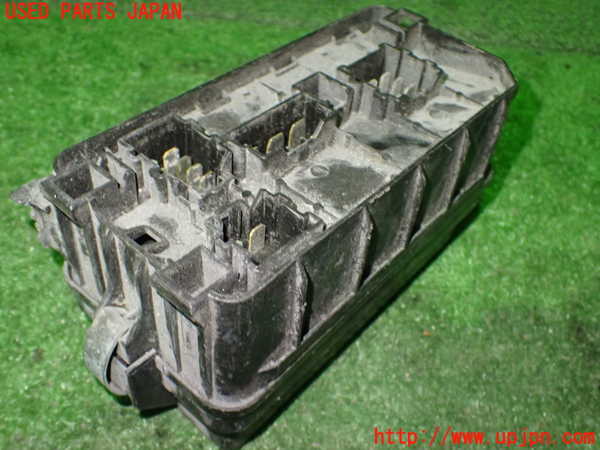 ピピ 1UPJ-93956741]カローラ レビン(AE86)ヒューズボックス1 中古 の