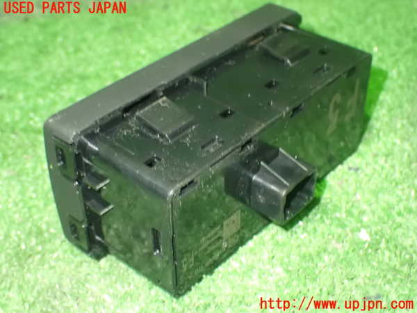 1UPJ-94106308]CX-5(KFEP)スイッチ3 (ソナー・アイドリングストップOFF等) 中古_m0002.jpg