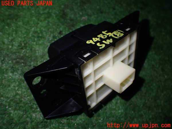 1UPJ-94856313]カローラ クロス ハイブリッド(ZVG11)スイッチ8 (パーキング) 中古_m0003.jpg
