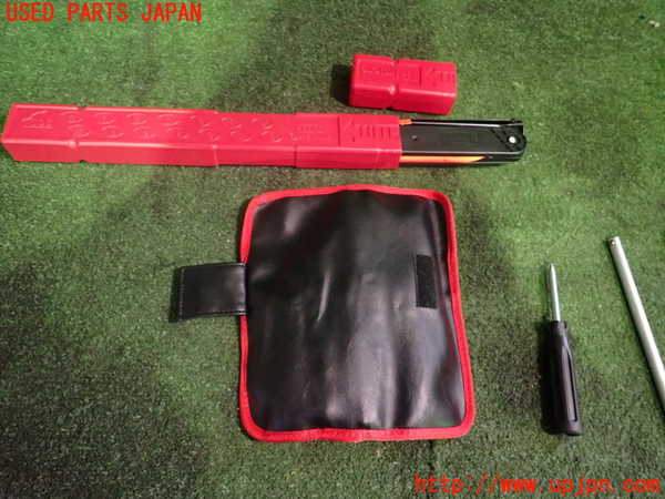 1UPJ-94927805]BMW 218d グランツアラー(2E20 F46)車載工具 中古_m0002.jpg