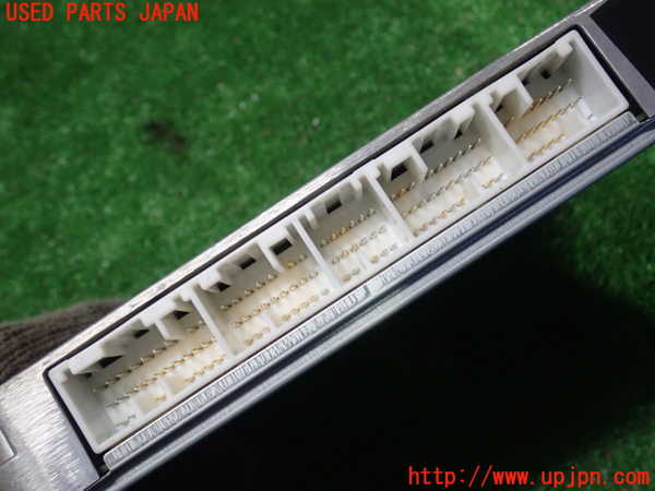2UPJ-95056110]ランクル100系(UZJ100W)エンジンコンピューター