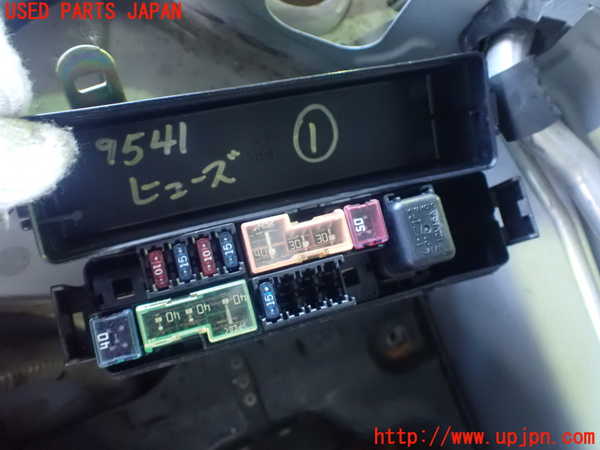 5UPJ-95416741]フェアレディZ(Z33)ヒューズボックス1 中古 の