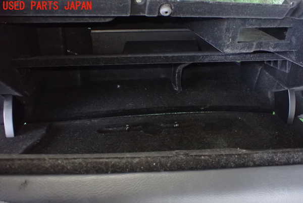 5UPJ-95447516]レクサス・LS460(USF40)グローブボックス1 中古 の商品
