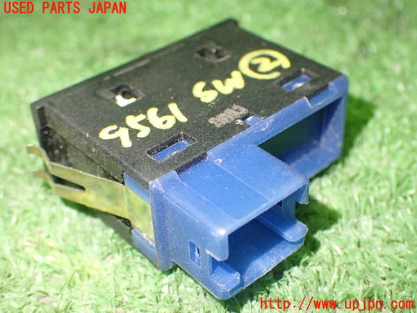 1UPJ-95616307]BMW Z4 ロードスター E85(BT25)スイッチ2 (トランク) 中古_m0003.jpg