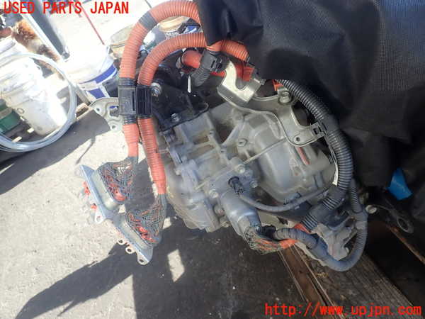 2UPJ-95763010]レクサス・CT200h(ZWA10)ミッション AT 2ZR-FEX 中古_m0003.jpg