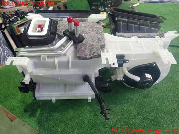2UPJ-95776081]アウトランダーPHEV(GG2W)エバポレーター1 中古