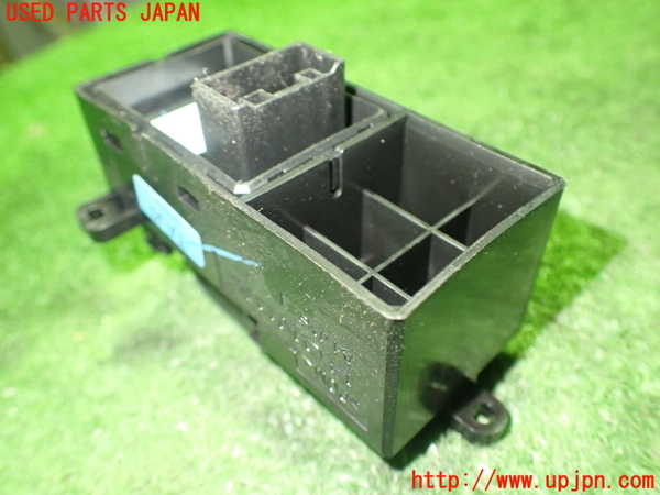 1UPJ-95836313]ステップワゴン スパーダ ハイブリッド(RP5)スイッチ8（左後パワーウインドウスイッチ） 中古_m0002.jpg