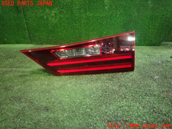 1UPJ-95931550]レクサス・IS300h(AVE30)右リアフィニッシャー 中古_m0001.jpg