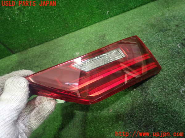 1UPJ-95931550]レクサス・IS300h(AVE30)右リアフィニッシャー 中古_m0002.jpg