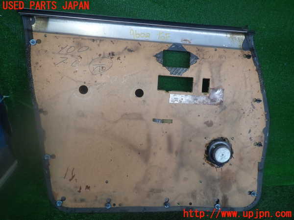 2UPJ-96001234]ランクル60系(HJ60V)右前ドア内張り 【ジャンク品】 穴あけ加工あり 中古_m0004.jpg
