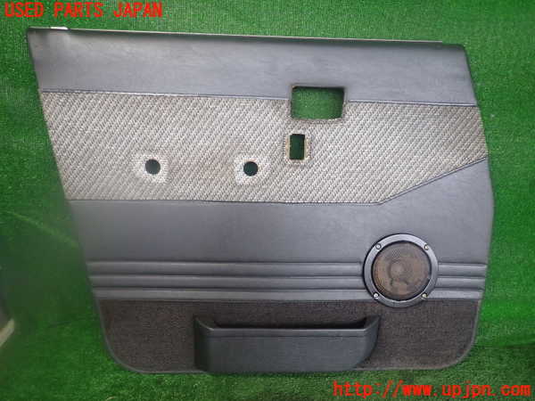 2UPJ-96001264]ランクル60系(HJ60V)左前ドア内張り 【ジャンク品】 穴あけ加工あり 中古_m0001.jpg