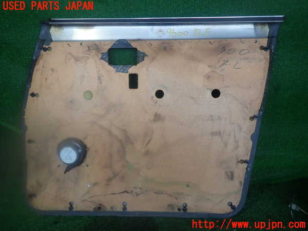 2UPJ-96001264]ランクル60系(HJ60V)左前ドア内張り 【ジャンク品】 穴あけ加工あり 中古_m0004.jpg