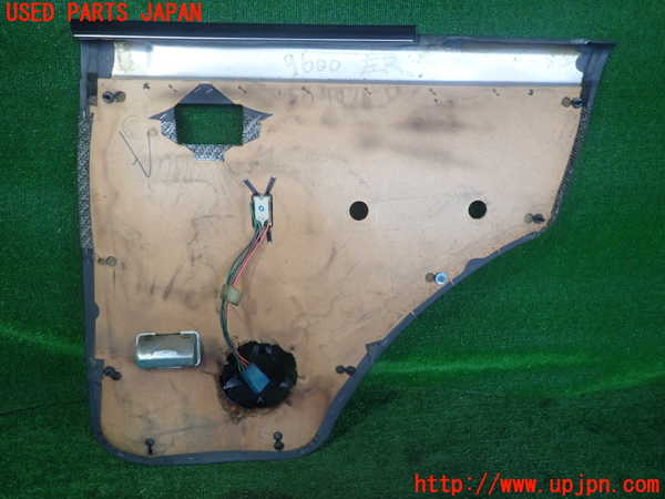 2UPJ-96001324]ランクル60系(HJ60V)左後ドア内張り 【ジャンク品】 穴あけ加工あり 中古_m0004.jpg