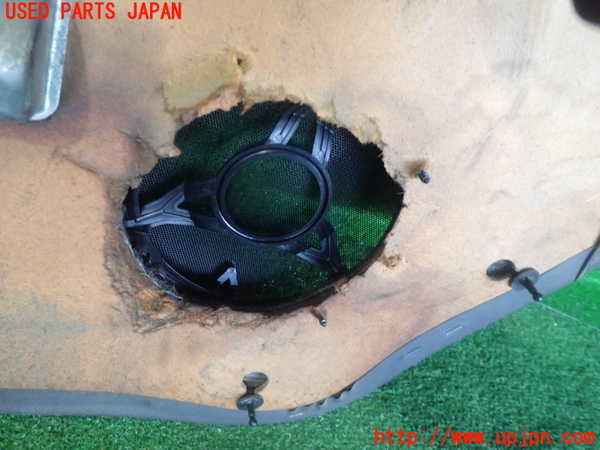 2UPJ-96001324]ランクル60系(HJ60V)左後ドア内張り 【ジャンク品】 穴あけ加工あり 中古_m0005.jpg