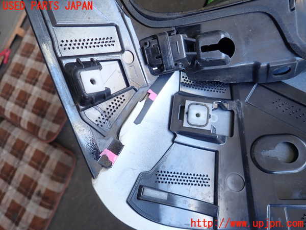 2UPJ-96031520]BMW 218i アクティブツアラー(2A15)(F45)リアスポイラー 中古_m0003.jpg