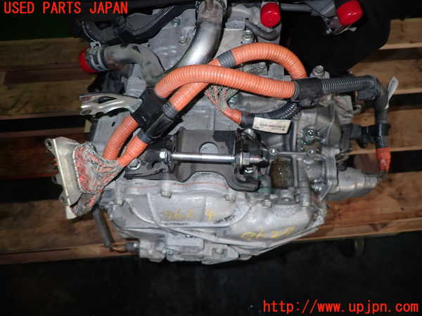 1UPJ-96243010]レクサス・CT200h(ZWA10)ミッション AT 2ZR-FXE 中古_m0002.jpg