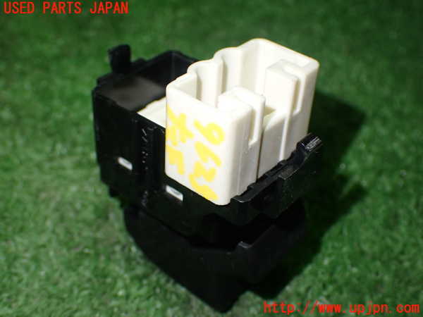 1UPJ-96256245]ハイエースバン200系(KDH201V)左前パワーウィンドウスイッチ 中古_m0002.jpg