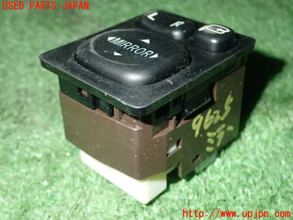 1UPJ-96256280]ハイエースバン200系(KDH201V)ミラースイッチ 中古_m0002.jpg