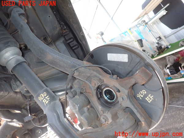 2UPJ-96304295]ジープグランドチェロキー(WK36A)左フロントナックルハブ 中古_m0001.jpg