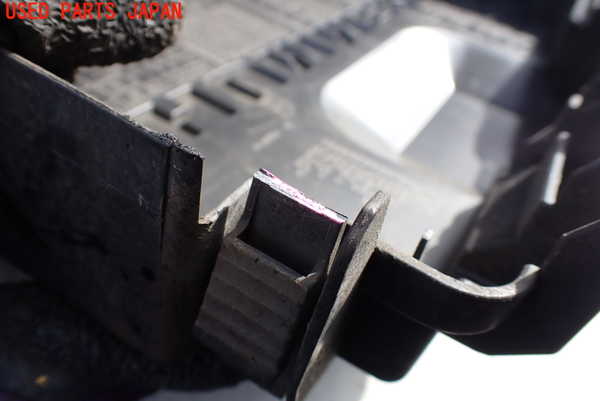 5UPJ-96396741]ハマーH3(不明)ヒューズボックス1 中古_m0004.jpg