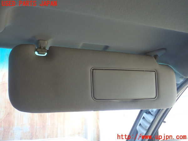5UPJ-96627625]ランクル100系(UZJ100W) 室内サンバイザー右側
