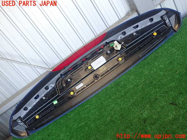 2UPJ-96831520]ボルボ・V60(FD4204T)リアスポイラー 中古_m0002.jpg