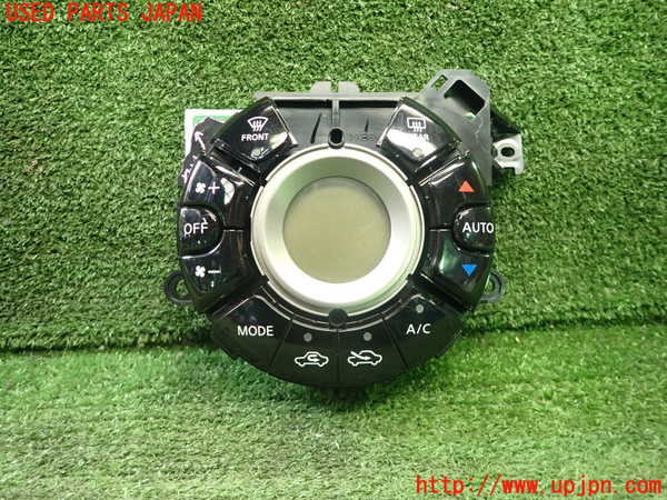 5UPJ-96936066]マーチNISMO(K13(改))エアコンスイッチ1 中古 の