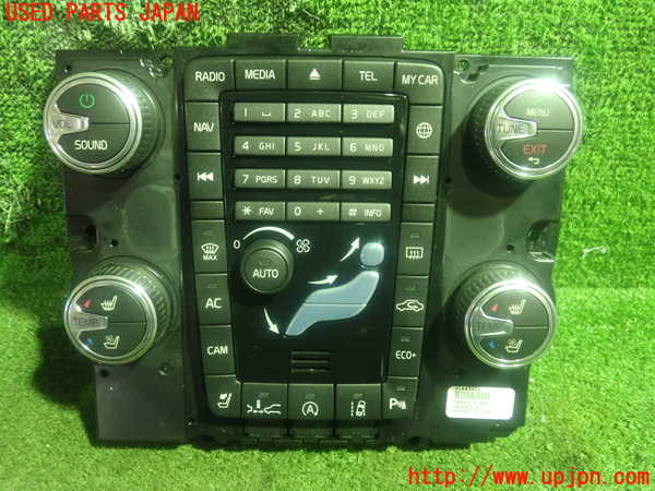 5UPJ-96976066]ボルボ・V70(BB420W)エアコンスイッチ1 中古 の