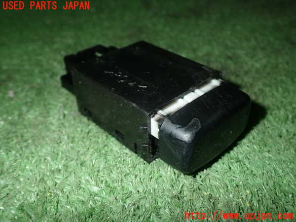 1UPJ-96996295]ランエボ7(CT9A)フォグスイッチ 中古_m0002.jpg