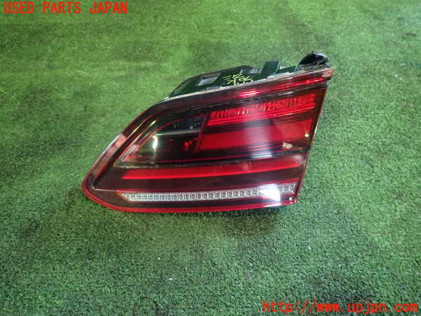 1UPJ-97111550]VW アルテオン(3HDJHF)右リアフィニッシャー 中古_m0001.jpg
