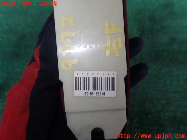 2UPJ-97726240]ランクル100系(HDJ101K)右前パワーウィンドウ