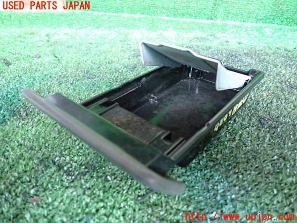 5UPJ-98097821]NV350 キャラバン バン(VW2E26)灰皿1 中古 の商品